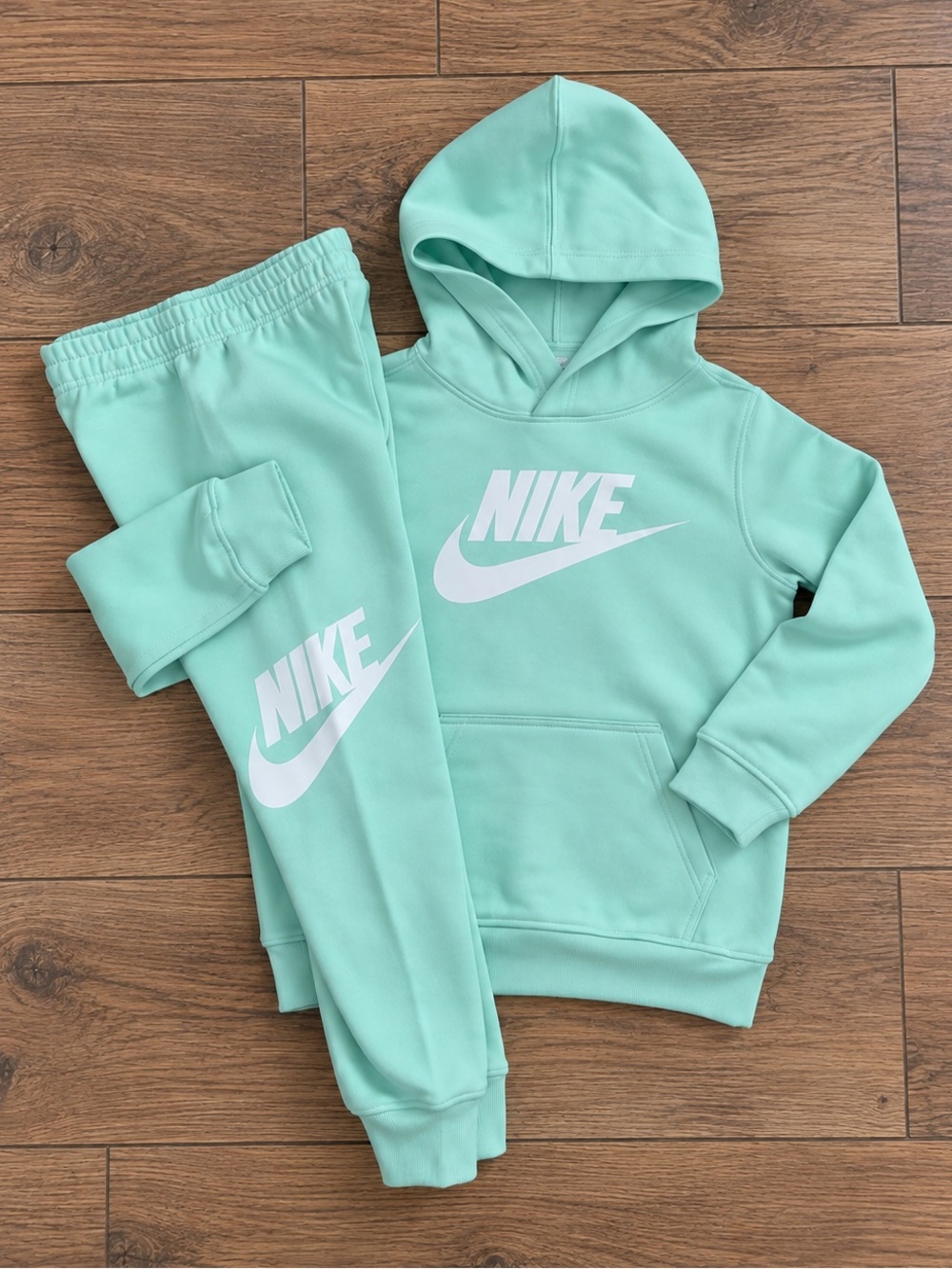 Nike Mint Green Hooded Sweatshirt and Jogger Pants Set Girls Size 6